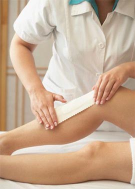 AYSİMA Güzellik Salonunda kullanılan sir ağda sayesinde tüylerin zamanla azaldığını görecek ve vücudunuzda daha sağlıklı, daha yumuşak, daha canlı ve ipeksi bir görünüme sahip olacaksınız. Sir Ağda tamamıyla doğal ürünlerden oluşur, içinde hiçbir şeker k